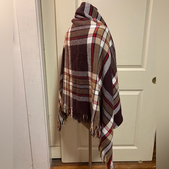 Faribo throw or Shaw Ruana - Picture 4 of 10